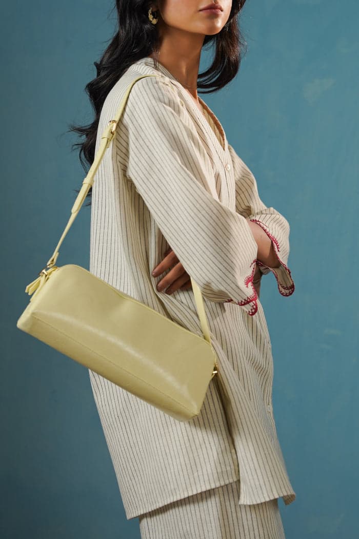 Butter yellow leather shoulder bag