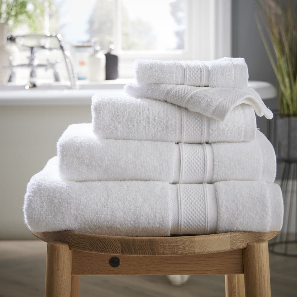 White supremely soft zero-twist towel