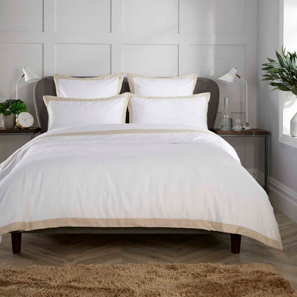 White duvet set with stone banded edge