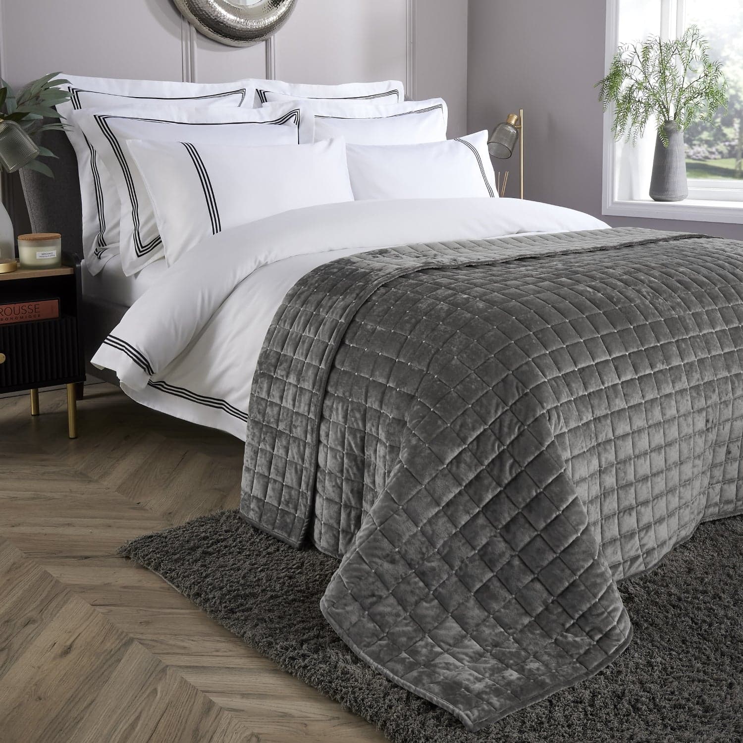 Grey quilted velvet double-sided throw