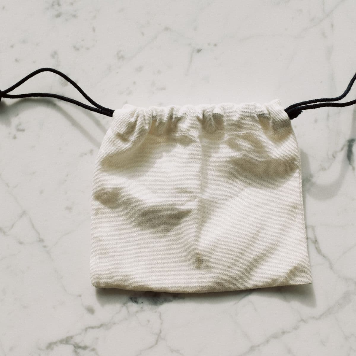 A cotton drawstring gym sack