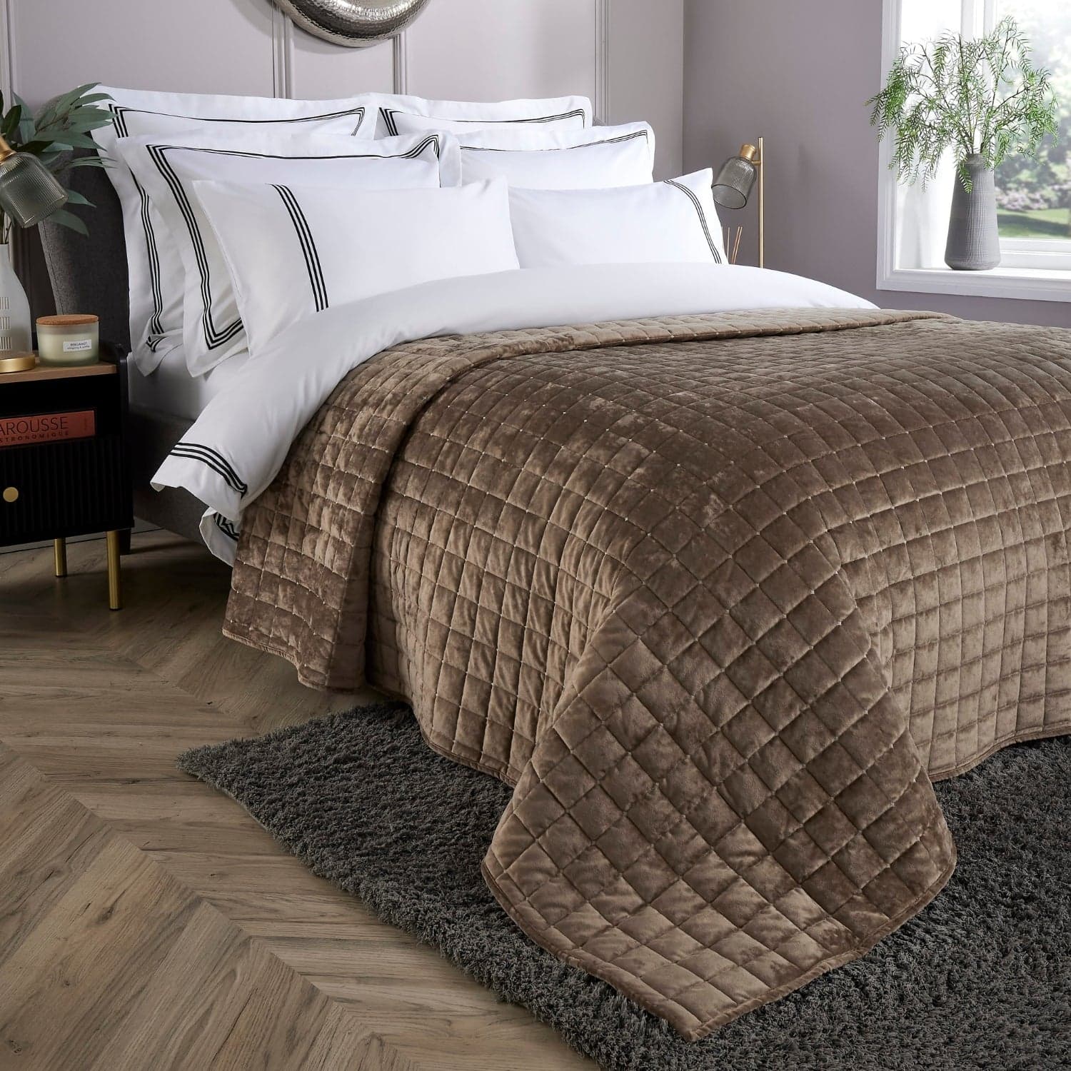 Taupe quilted velvet double-sided bedspread