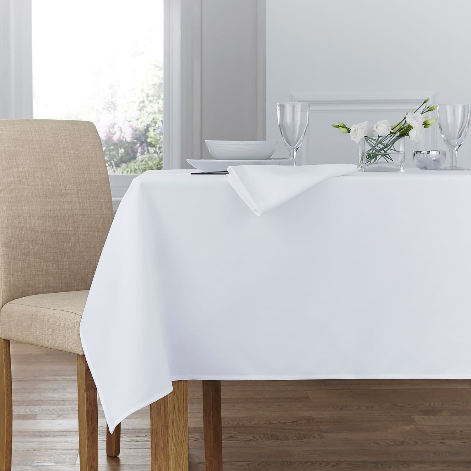 Forta white polyester tablecloth