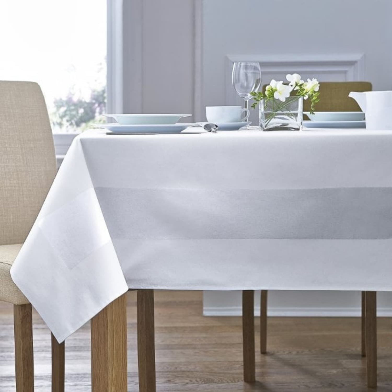Rafael cotton tablecloth with a satin band