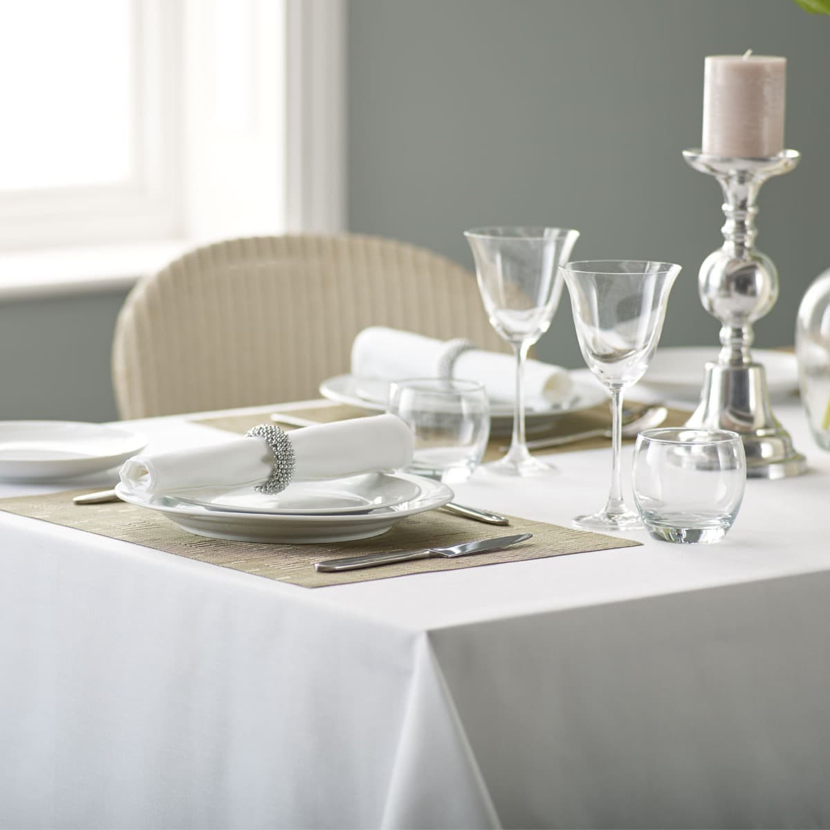 Classic plain white polyester tablecloth